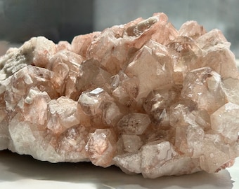 希少なピンクリチウムクォーツクラスター – ブラジル産ヒーリング