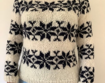 Sarah Lund - Icelandic sweater - new design from FruStrik - raglan sleeves - hand knitted - Pattern from Faroe Islands