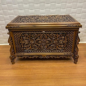 Walnut Wood Storage Chest Hand Carved, Wooden Rustic Trunk Coffee Center Table, Cozy Blanket Toy Storage Keepsake Box