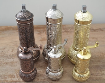 Set aus 2 Kaffeemühlen, Salz- und Pfeffermühlenmühlenset, Traditioneller türkischer gravierter Kaffee- und Gewürzmühle, manueller Gratmühle