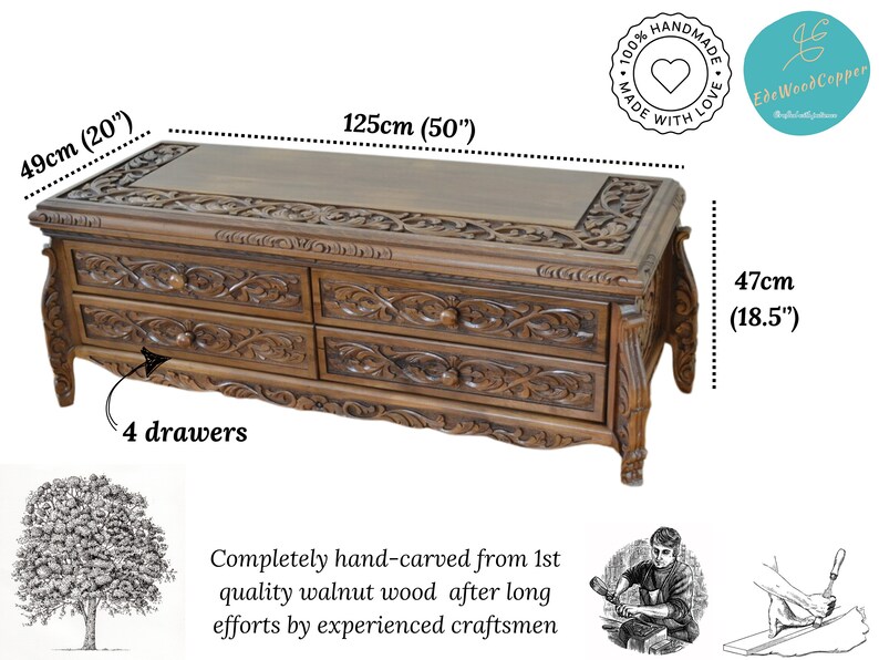Puede incluir: Una mesa de centro de madera tallada a mano con cuatro cajones. La mesa est&aacute; hecha de madera de nogal y tiene tallas intrincadas. La mesa mide 125 cm de largo, 49 cm de ancho y 47 cm de alto.