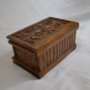 Boîte à puzzle en bois, boîte à bijoux en bois de noyer sculptée à la main avec compartiment à clé caché