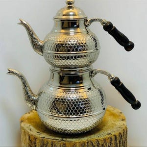 Traditional Copper Teapot with Wooden Handles, Hand Engraved Turkish Copper Tea Kettle Kitchen Decor