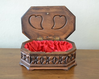 Boîte à bijoux en bois personnalisée, boîte-cadeau sculptée en coeur en bois de noyer, cadeau de la Saint-Valentin