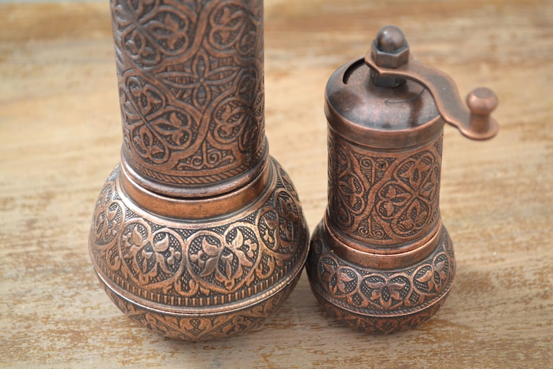 Set med 2 kaffekvarnar, traditionell turkisk salt- och pepparkvarn, manuell kvarn bild 3