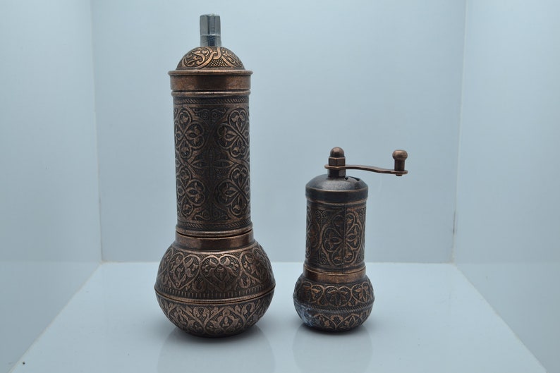 Set med 2 kaffekvarnar, traditionell turkisk salt- och pepparkvarn, manuell kvarn Aged Look Set