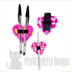 ITH Set von 5 Stylus Halter / USB-Stift/Doppel-Stift-Halter mit Buchverpackung, mindestens 10x10 cm Rahmen - STICKDATEI