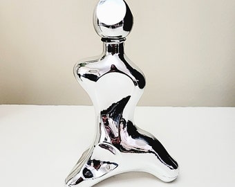 1970s Vintage Avon Futura Excalibur Cologne Decanter 5fl oz - Empty