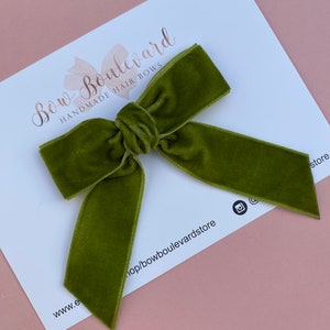 Green velvet midi bow
