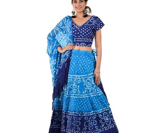 6 day dandiya ♥️ Old saree make lehenga choli #fashiondesigner #stitch  #model
