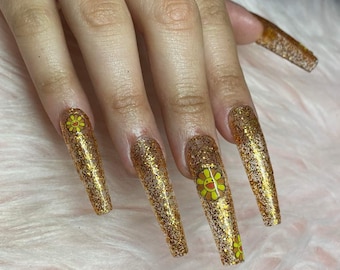 GOLDEN KAWAII Press On Nails