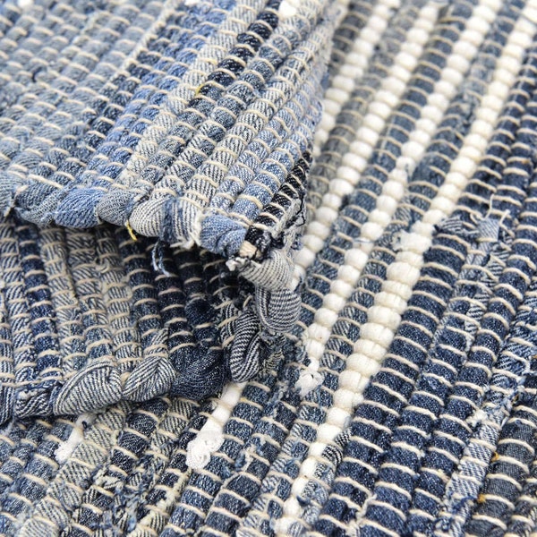 Handgewebter indischer Teppich Chindi aus Denim