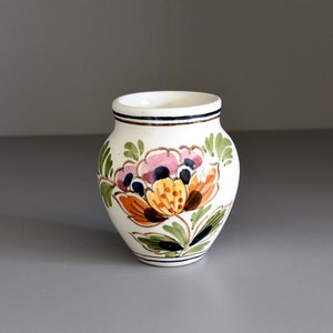 De Delftse Pauw miniature bud vase, hand-painted floral polychrome little vase, marked with the DP 3 Stars trademark, c1980s-90s - 6.5cm