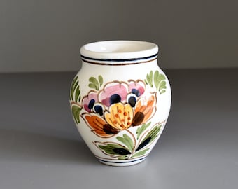 De Delftse Pauw Miniatur-Knospenvase, handbemalte polychrome kleine Vase mit Blumenmuster, markiert mit der Marke DP 3 Stars, c1980er-90er Jahre - 6,5 cm