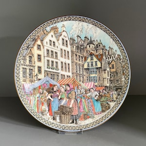 Royal Worcester-verzamelbord, stoffenverkoper ontworpen door Sue Scullard uit de Market Days-collectie, jaren 90 - 8 1/8"