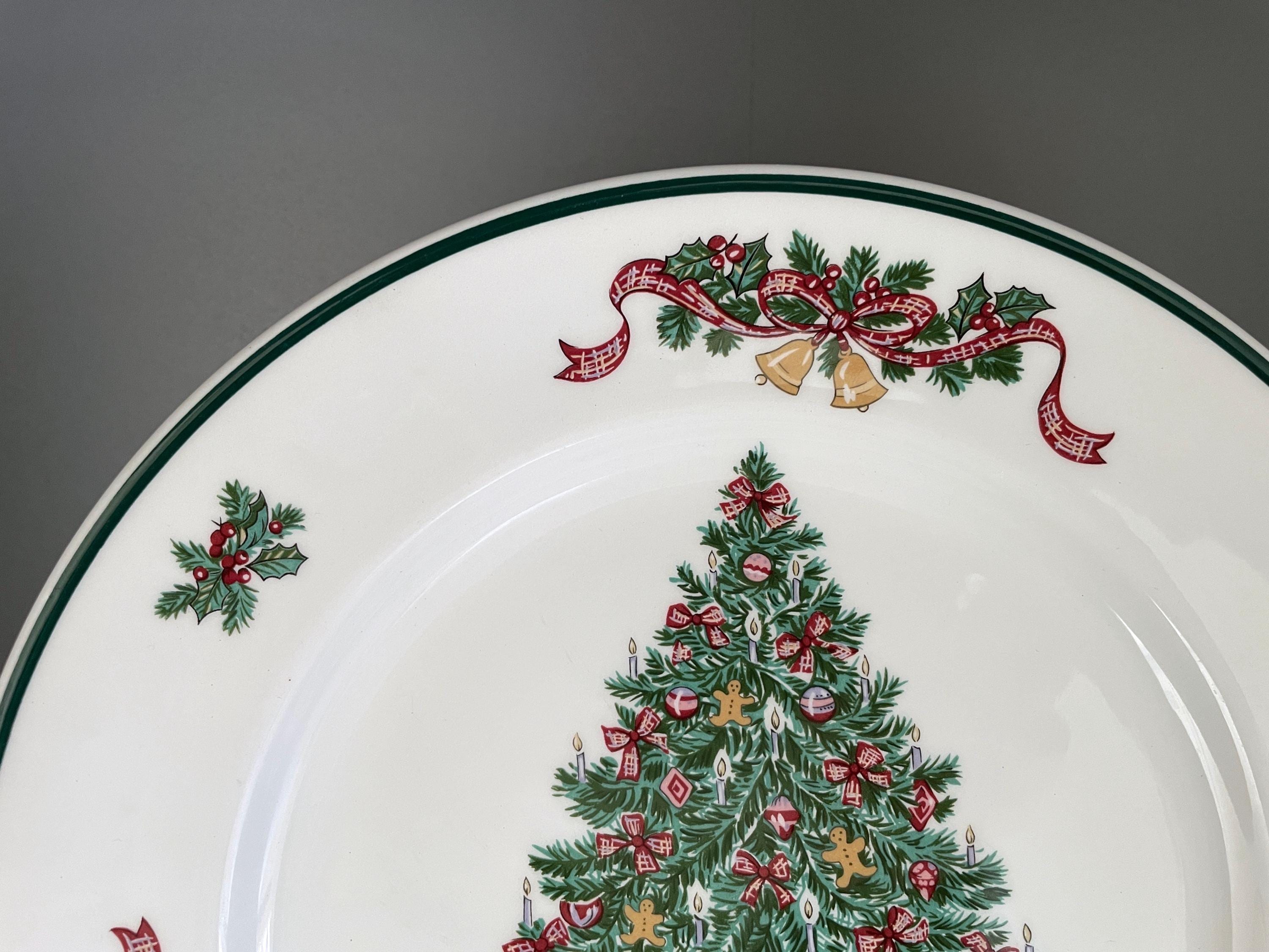 Johnson Bros Victorian Christmas dinner plate decorated with a traditional Christmas tree, toys and presents, c.1990s - 10.25"