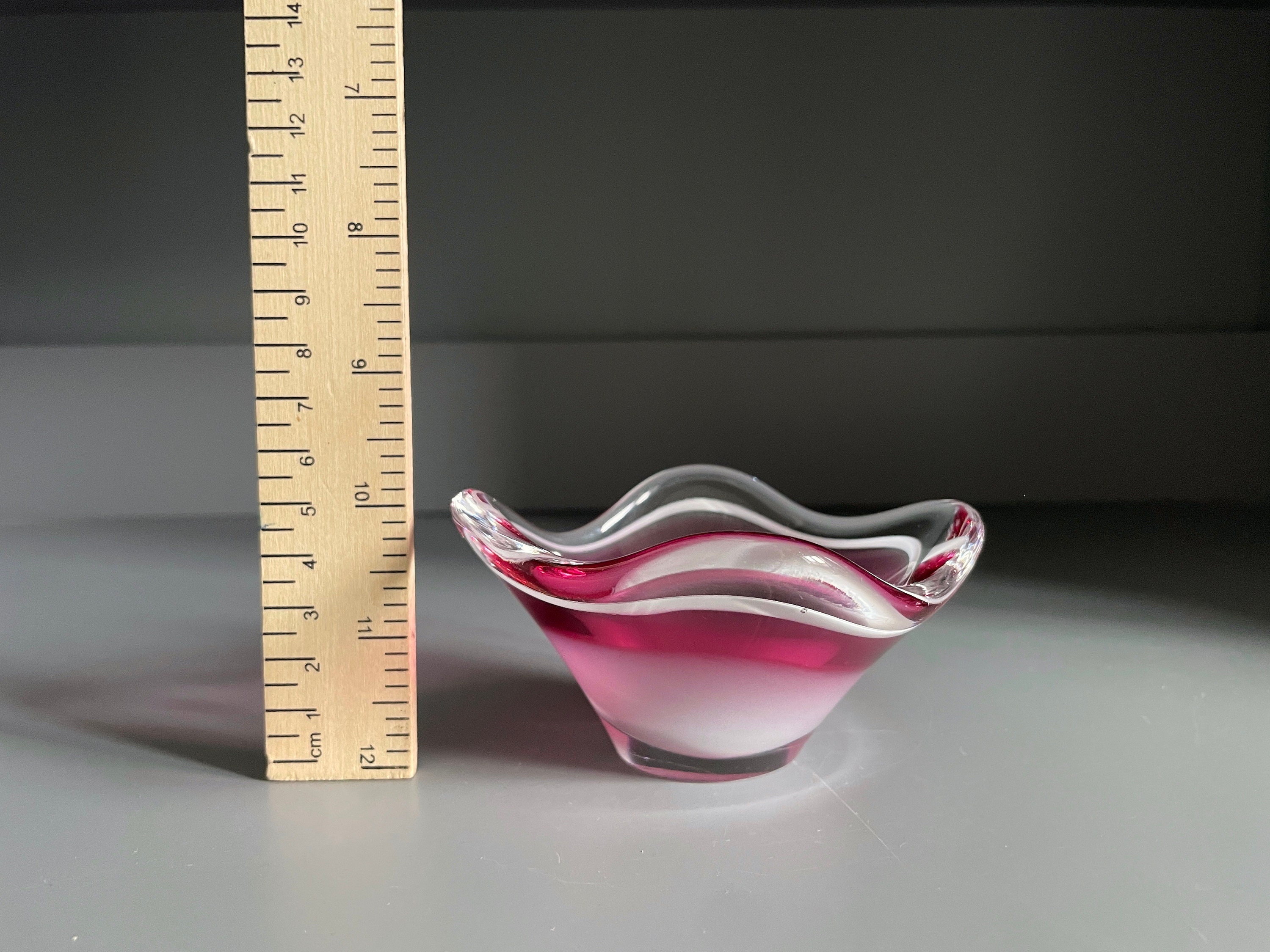Flygsfors Coquille Glass Bowl, Swedish Art Glass (10.5cm) - Etsy