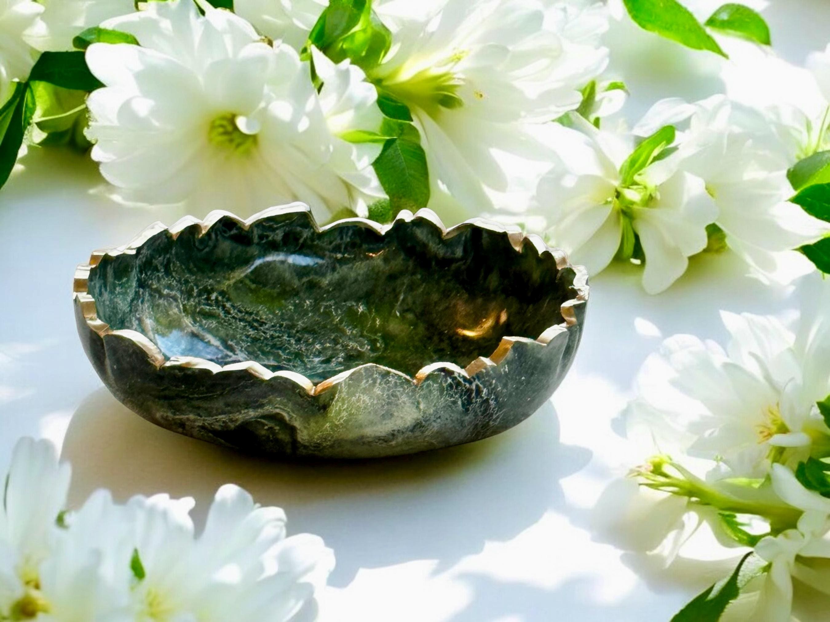 Small Green epoxy resin Geode design Bowl, handmade Decorative Serving Bowl