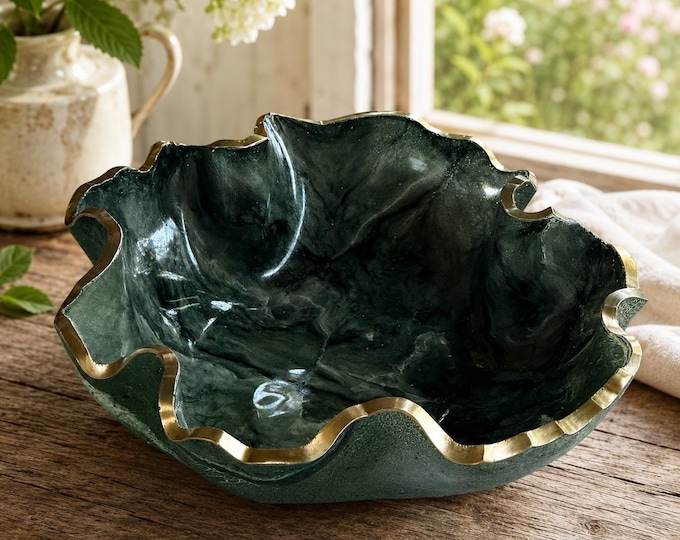 Medium Green epoxy resin Geode design Bowl, handmade Decorative Bowl