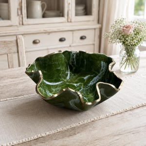 Bol moyen en résine époxy vert olive Geode, bol décoratif fait main