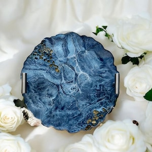 Blue epoxy resin Tray, decorative tray, epoxy serving tray, epoxy art, wedding gift, housewarming gift, geode art, vanity tray.