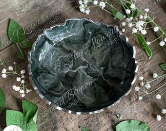 Small Green epoxy resin Geode design Bowl, handmade Decorative Serving Bowl