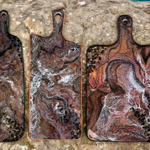 Zwart, brons en koper epoxyhars kaasplank geode ontwerp, handgemaakte vleeswaren display, 3 maten