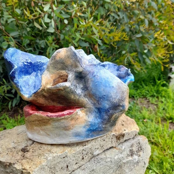 Unusual sculpture: 'Face-it', make a statement