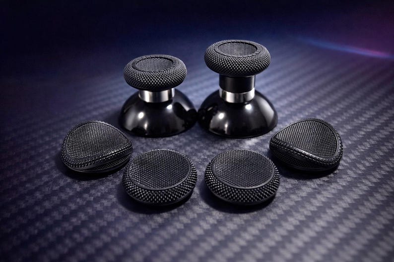 LiveZone 3 - Extreme Grip Thumbsticks - Black image 1