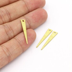 4,5x26mm Raw Brass Textured Triangle Blanks, Triangle Charms, Triangle Earring, Triangle Pendant, Triangle - R417