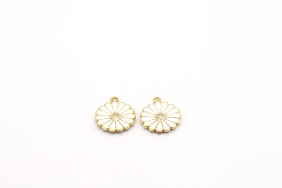18x21,5mm 24 K Shiny Gold Plated Daisy Charms, Enamel Daisy