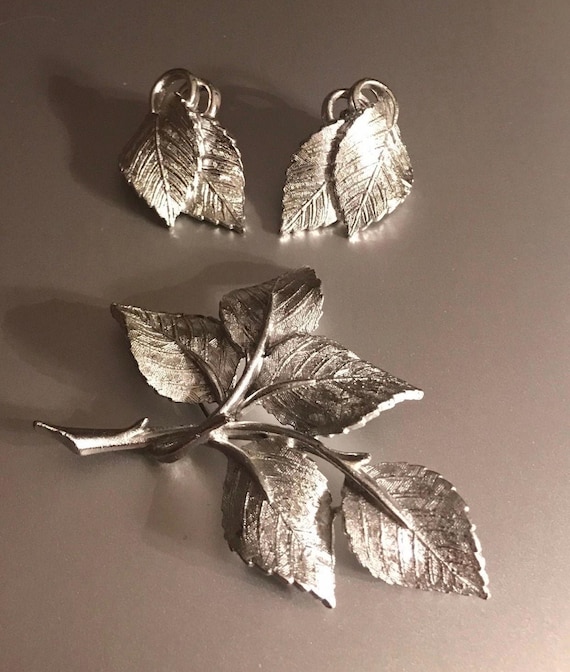 Vintage ART -arthur Pepper Bunch of Leaves Brooch Clip on