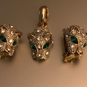 Vintage Panther Gold tone Green Eye Rhinestone Pendant,Clip on Earrings Jewelry Set