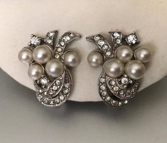 Vintage Ledo Polcini Pearl Rhinestone Silver Tone Clip on Earrings