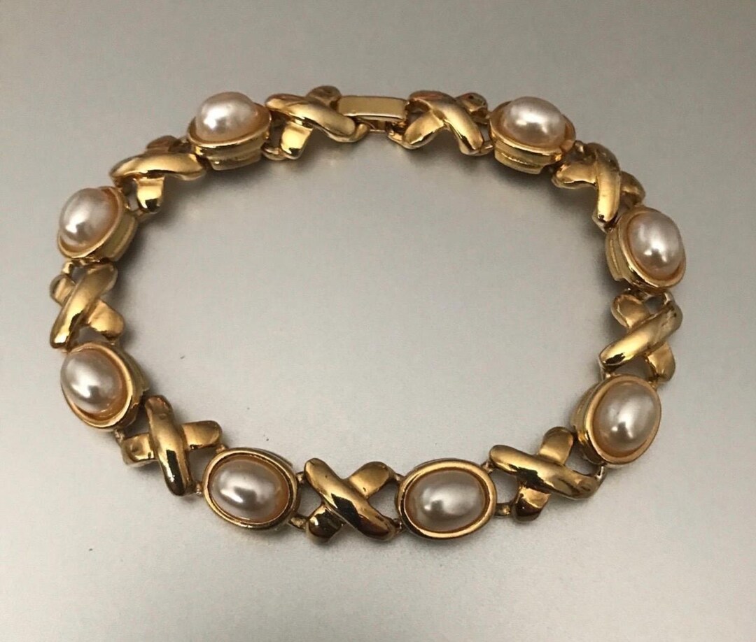 Vintage Oval Pearl Cabochon and X Shape Link Gold Tone