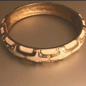 Vintage Enamel Rhinestone Gold tone Hinged Bangle Bracelet
