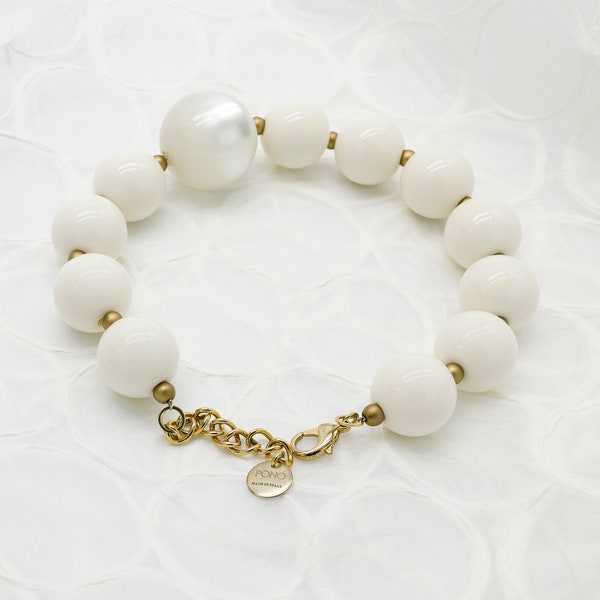 PONO made in Italy, White Marble Resin Balls and Lucite Collar Necklace