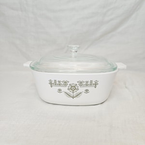 Vintage Corning Ware Casserole Dishes with Pyrex Glass Lids Corning JCP-1 1/2-B