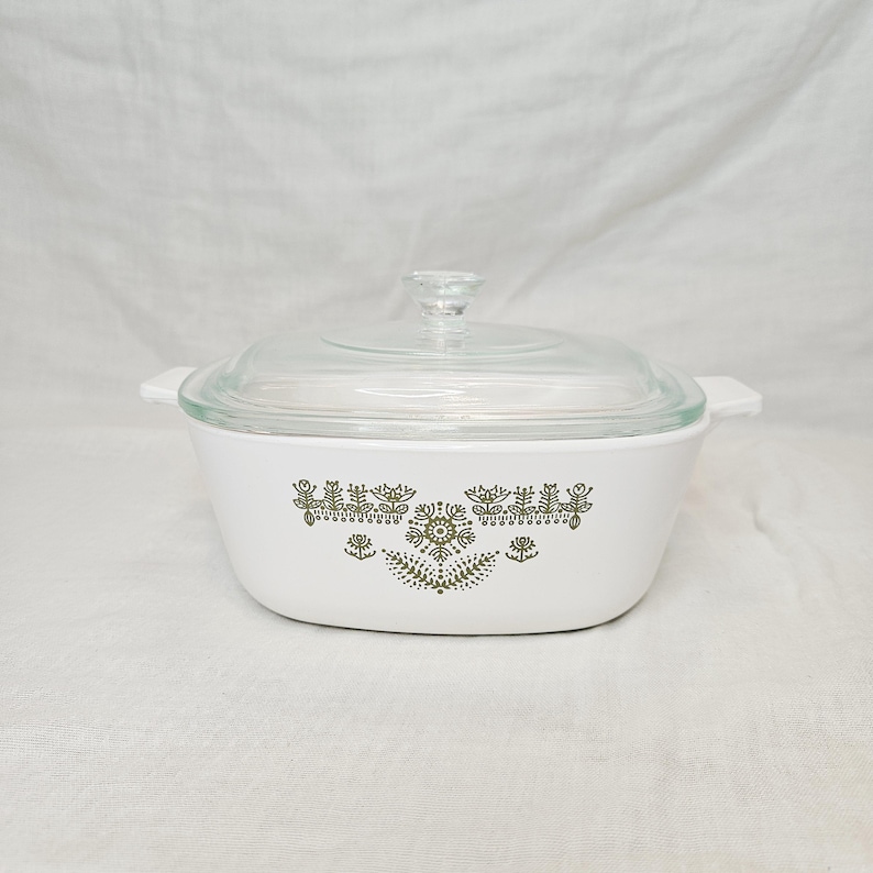 Vintage Corning Ware Casserole Dishes with Pyrex Glass Lids Corning JCP-1 1/2-B