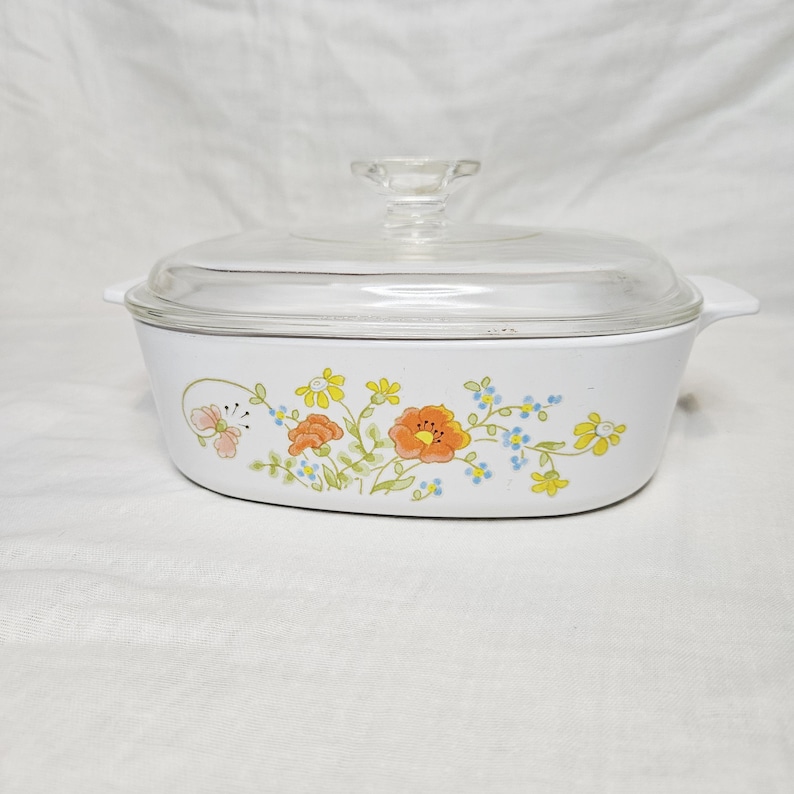 Vintage Corning Ware Casserole Dishes with Pyrex Glass Lids Wildflower A-2-B