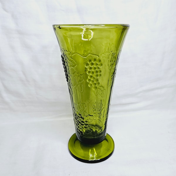 Vintage Indiana Glass Avocado Green Harvest Grape Vase, Vintage Green Grape Footed Vase