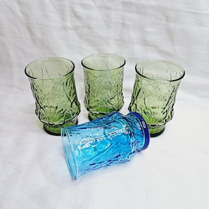 Green and Blue Juice Glasses set of 4, Vintage Anchor Hocking Rain Flower Juice Glasses in Green and Blue