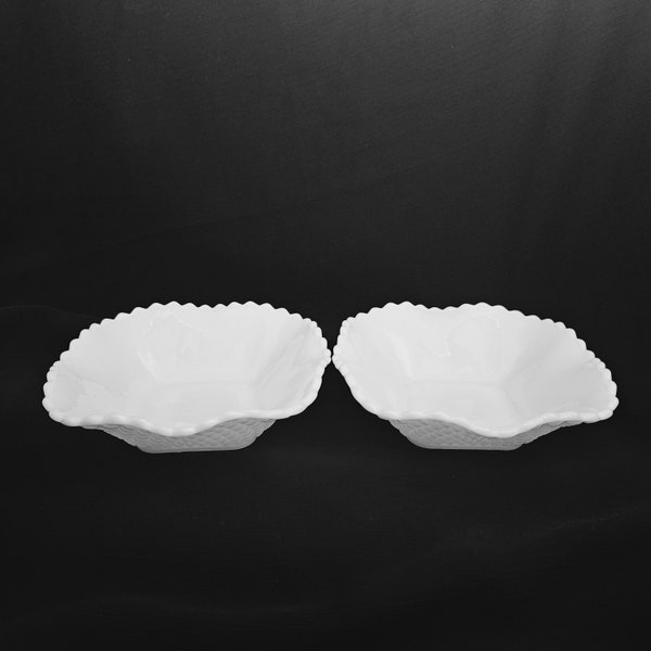 Mid Century Square Milk Glass Bowls with Diamond Cut and Sawtooth Rim from Hazel Atlas in Handkerchief Drape Style, Set of 2 Snacking Bowls