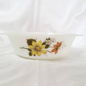 JAJ Made in England Autumn Glory Casserole Dish. English Pyrex Autumn Glory. Vintage Floral Casserole Dish. Autumn Glory Round Casserole