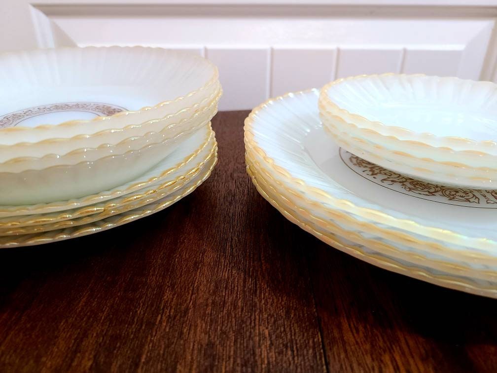 Termocrisa Milk Glass Dish Set. Milk Glass Dish Set. Termocrisa Milk