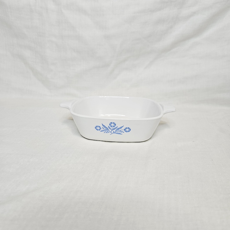 Vintage Corning Ware Casserole Dishes with Pyrex Glass Lids image 8