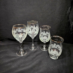 Arby&#39;s Christmas Frosted White Pine Set, Vintage Arby&#39;s Prome Christmas Glasses