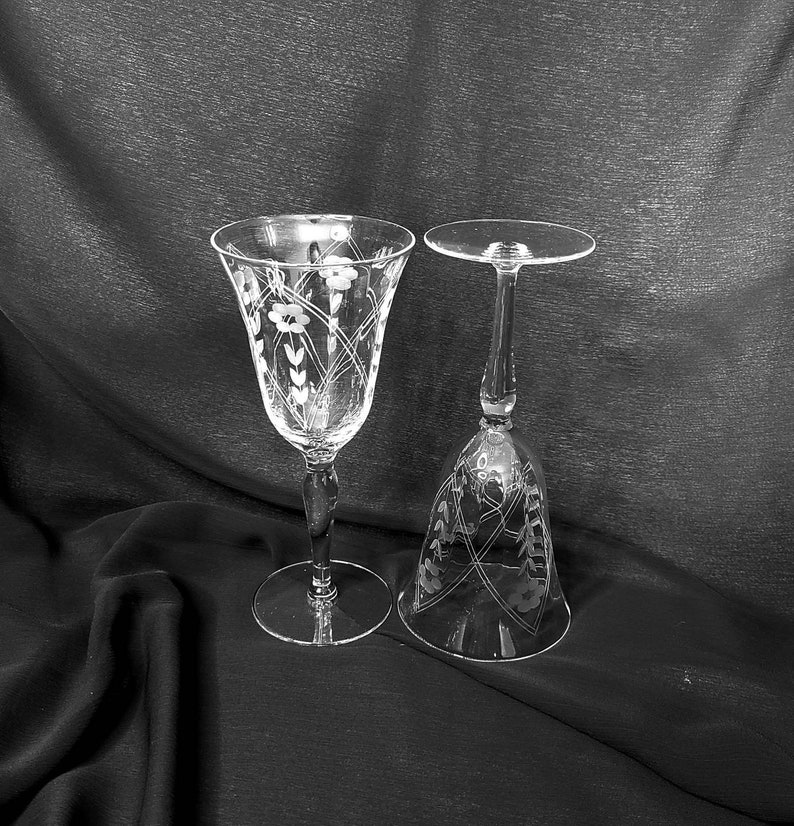 Daisy Etched Stemware. Daisy With Long Stem Wheel Cut Stemware. Vintage