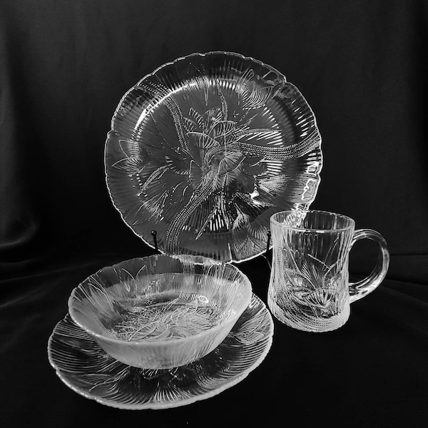 Vintage Arcoroc Canterbury Crocus Relief Pressed Clear Glass Dinnerware Set. Canterbury Crocus Dinnerware. Arcoroc Dinnerware Pieces