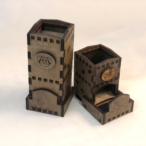 Klappbarer Würfelturm aus Holz